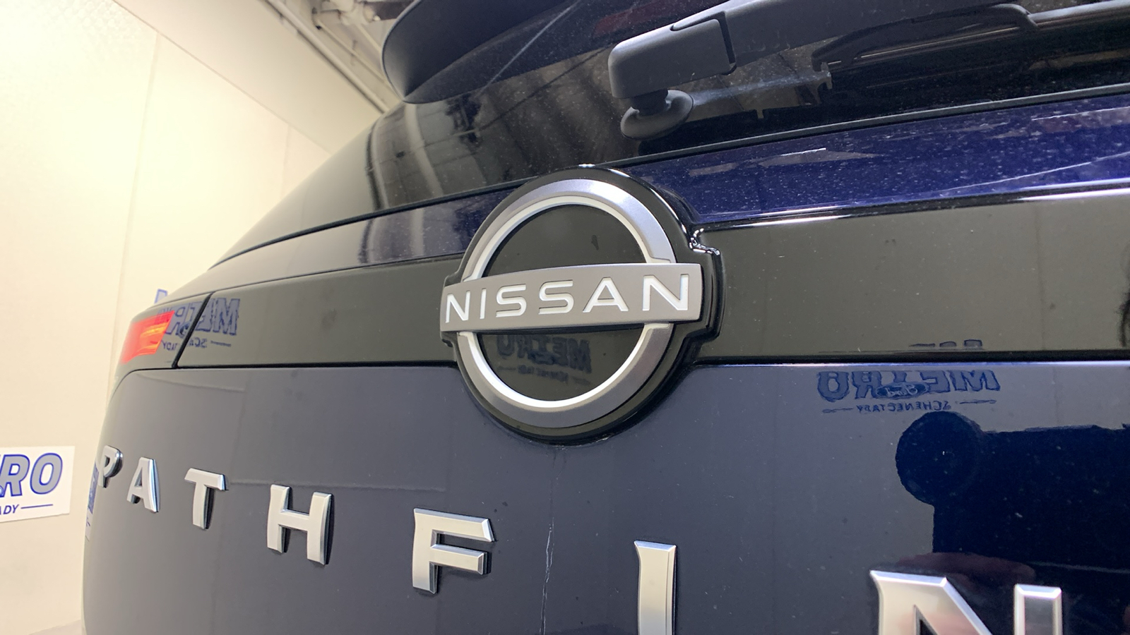 2022 Nissan Pathfinder SV 18