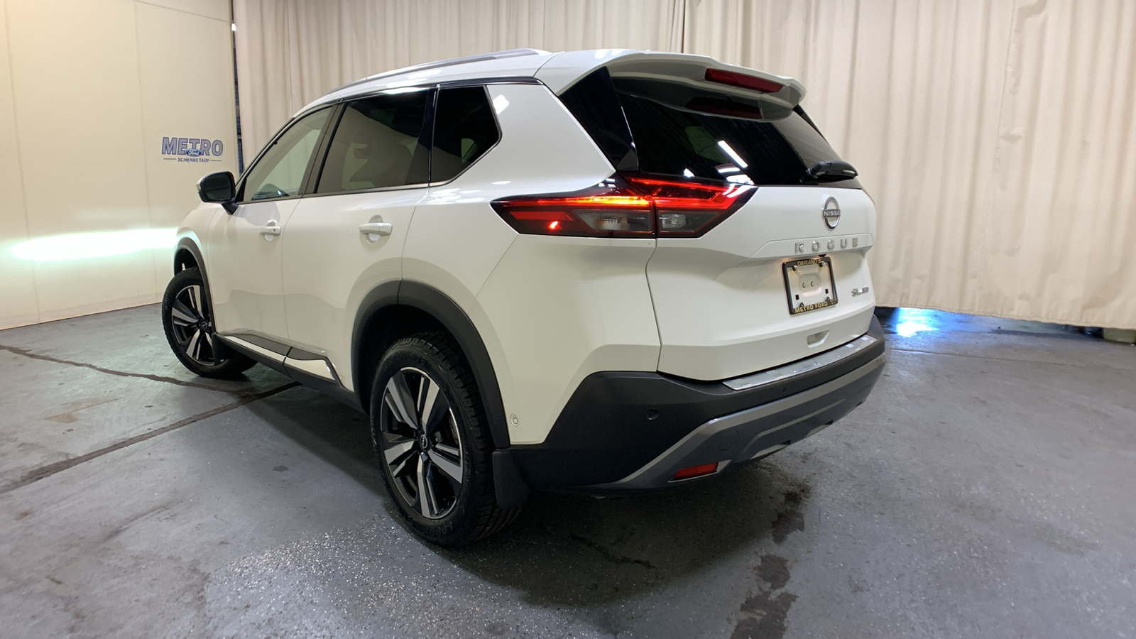 2023 Nissan Rogue SL 5