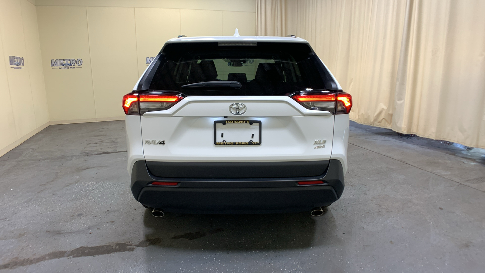 2021 Toyota RAV4 XLE 4