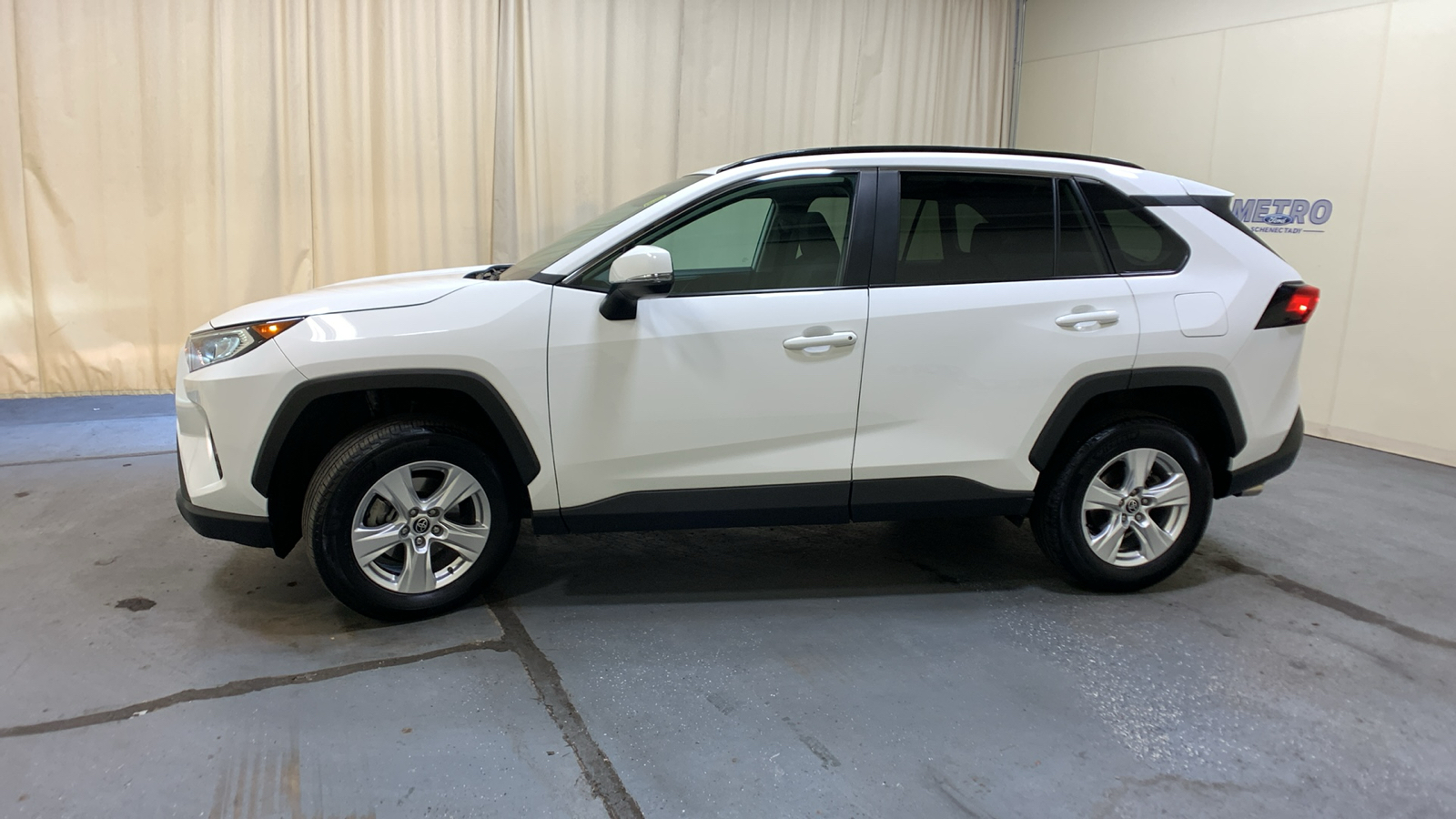 2021 Toyota RAV4 XLE 6