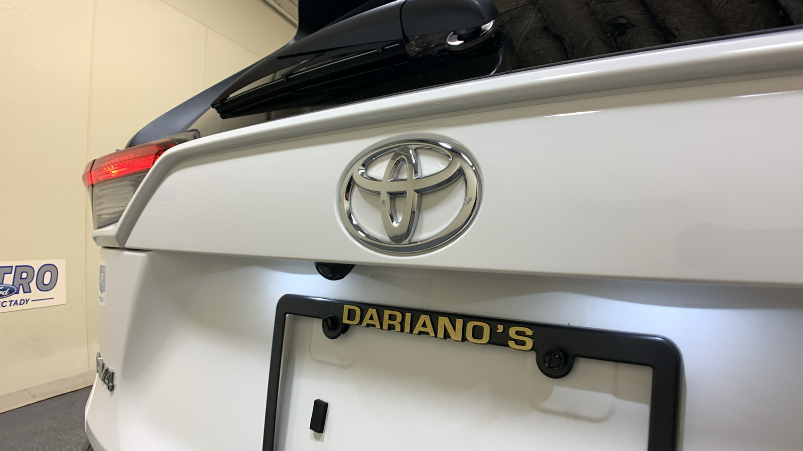 2021 Toyota RAV4 XLE 16