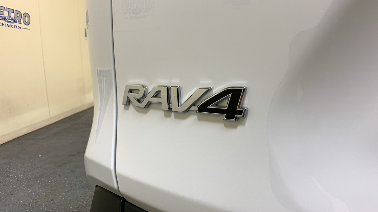 2021 Toyota RAV4 XLE 17