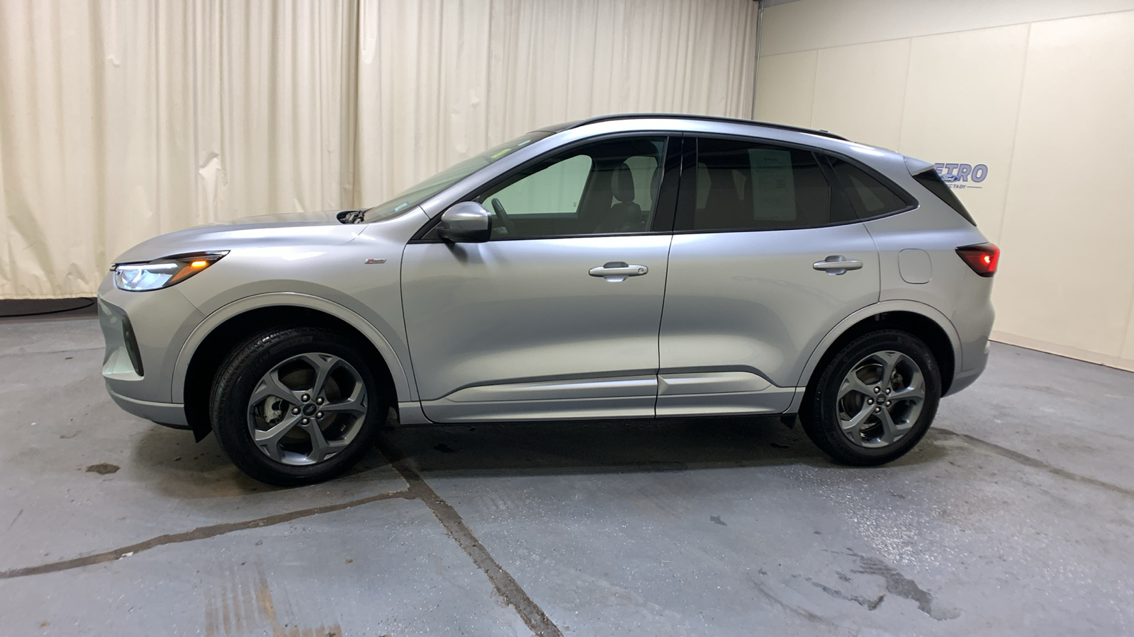 2023 Ford Escape Hybrid ST-Line Select 6