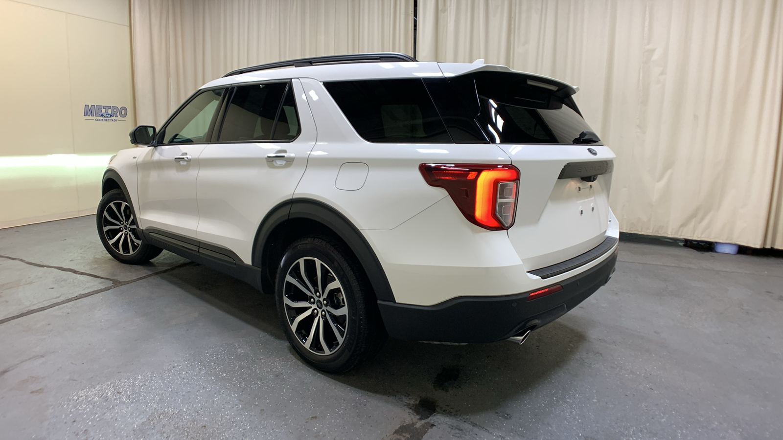 2022 Ford Explorer ST-Line 5