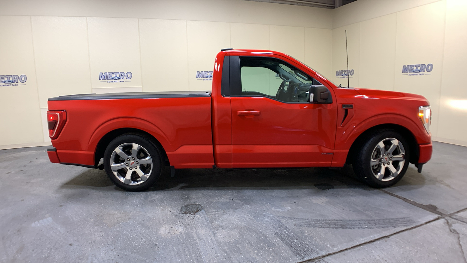 2021 Ford F-150 XLT 2