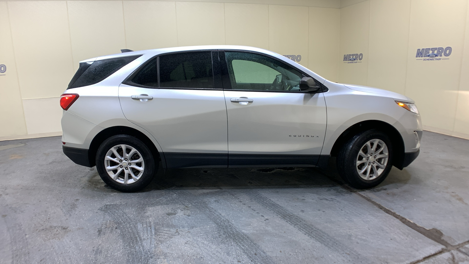 2019 Chevrolet Equinox LS 2