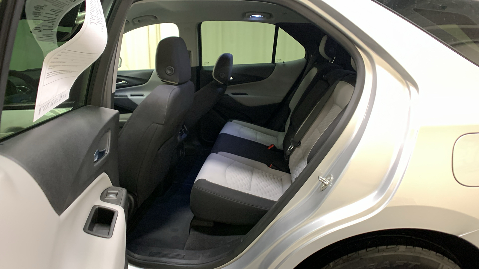 2019 Chevrolet Equinox LS 22