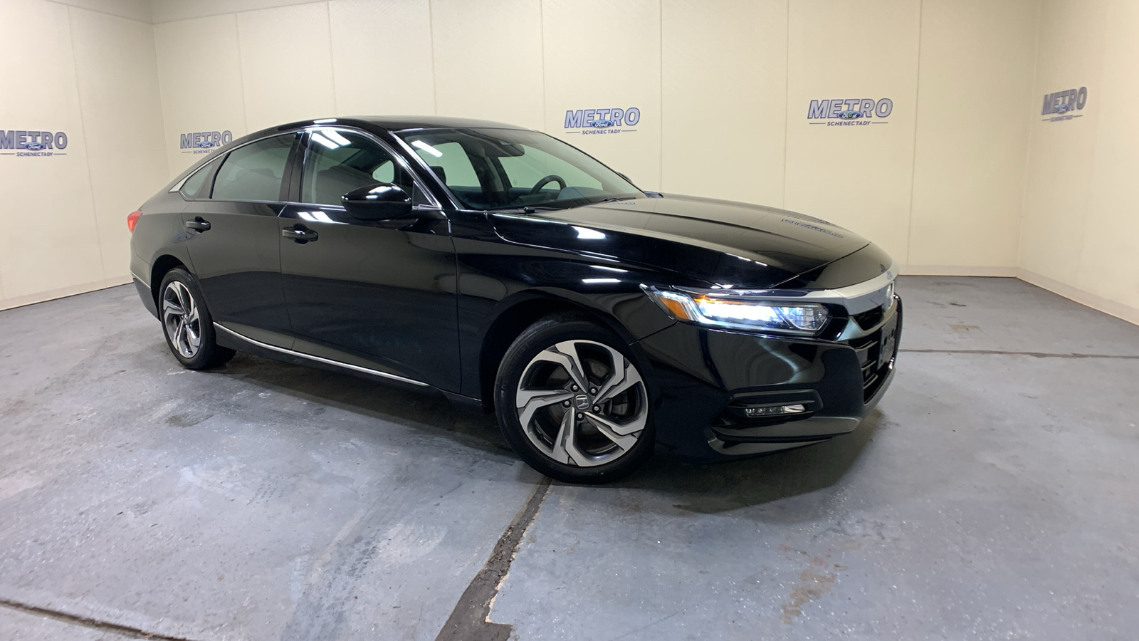 2019 Honda Accord EX 1