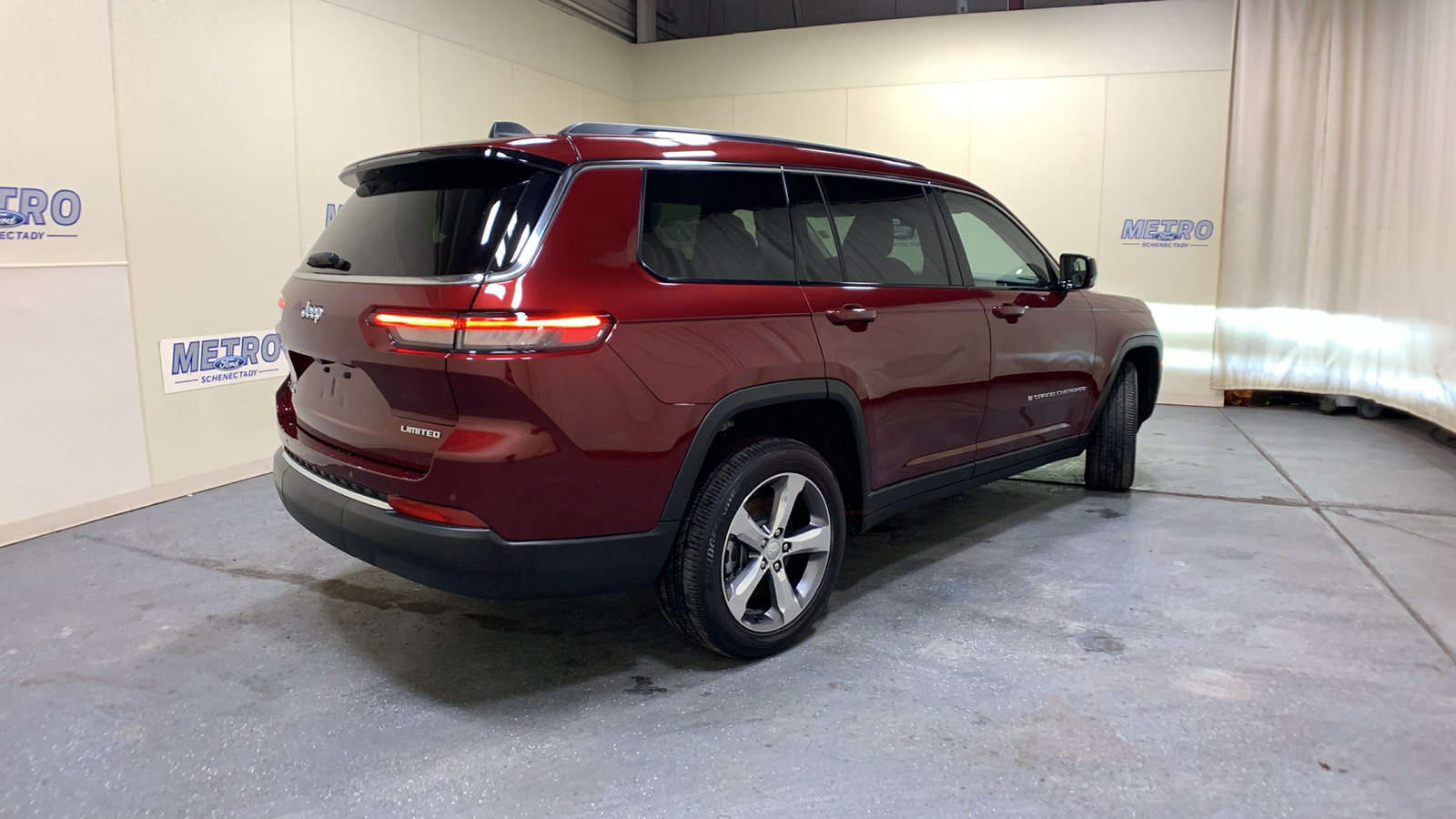 2022 Jeep Grand Cherokee L Limited 3