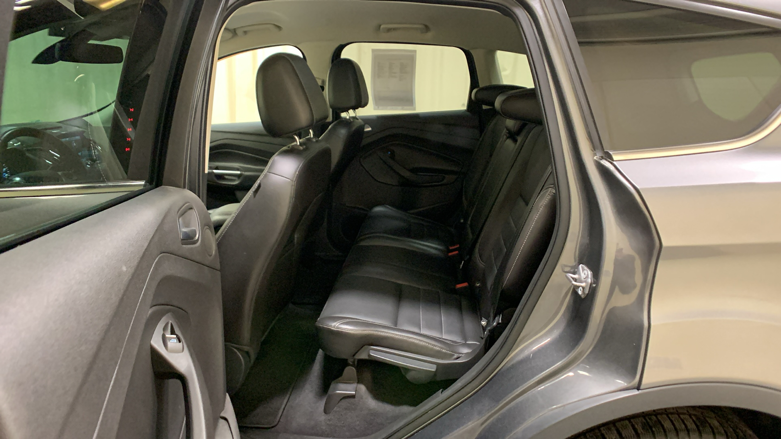 2014 Ford Escape Titanium 23