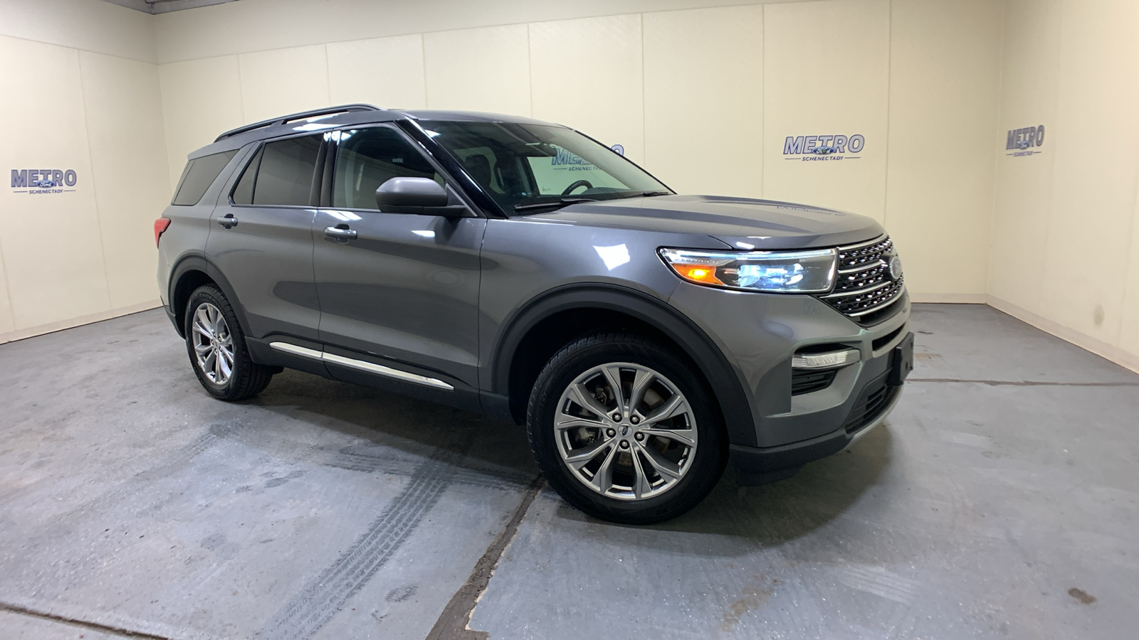 2021 Ford Explorer XLT 1