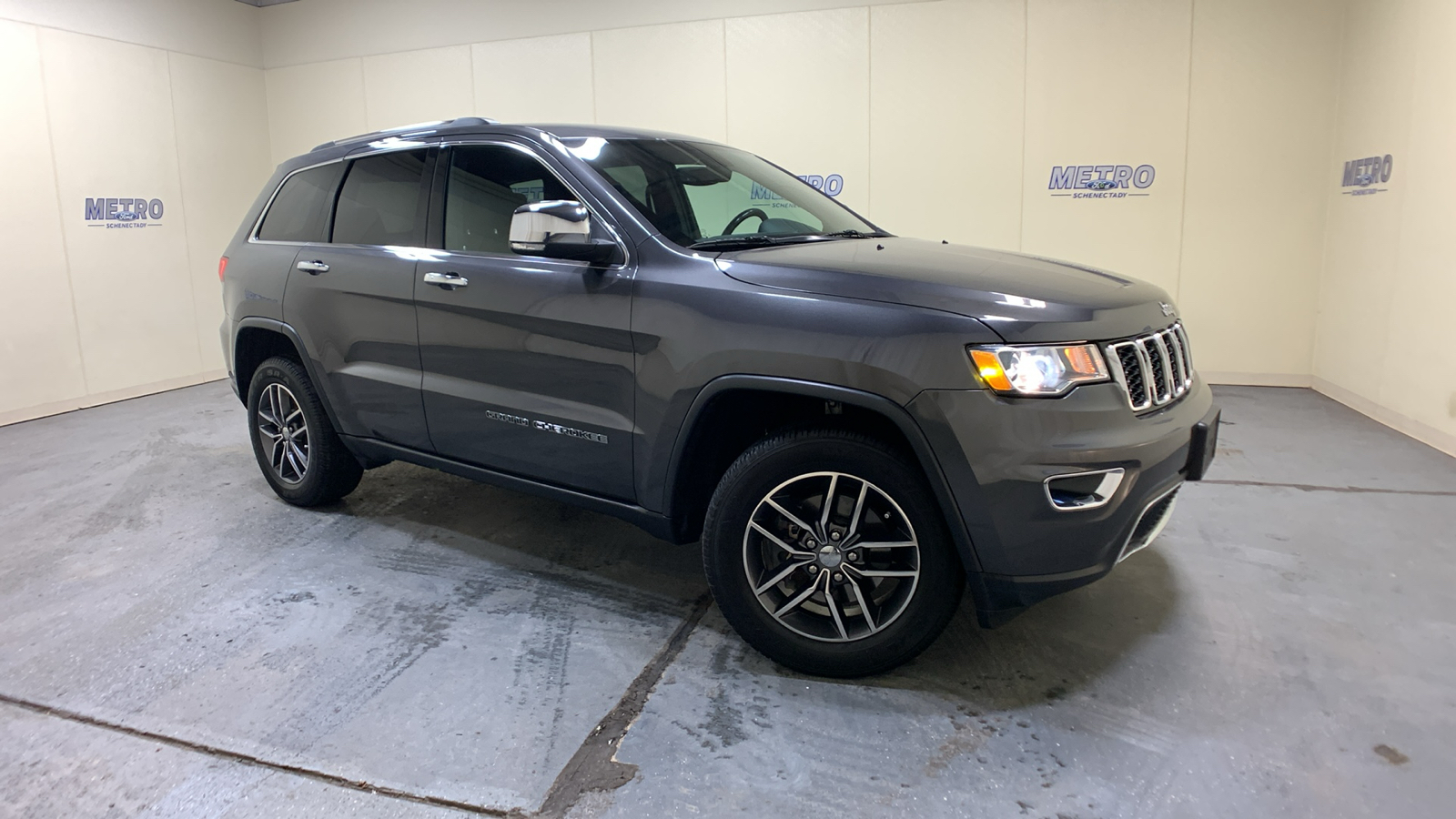 2018 Jeep Grand Cherokee Limited 1