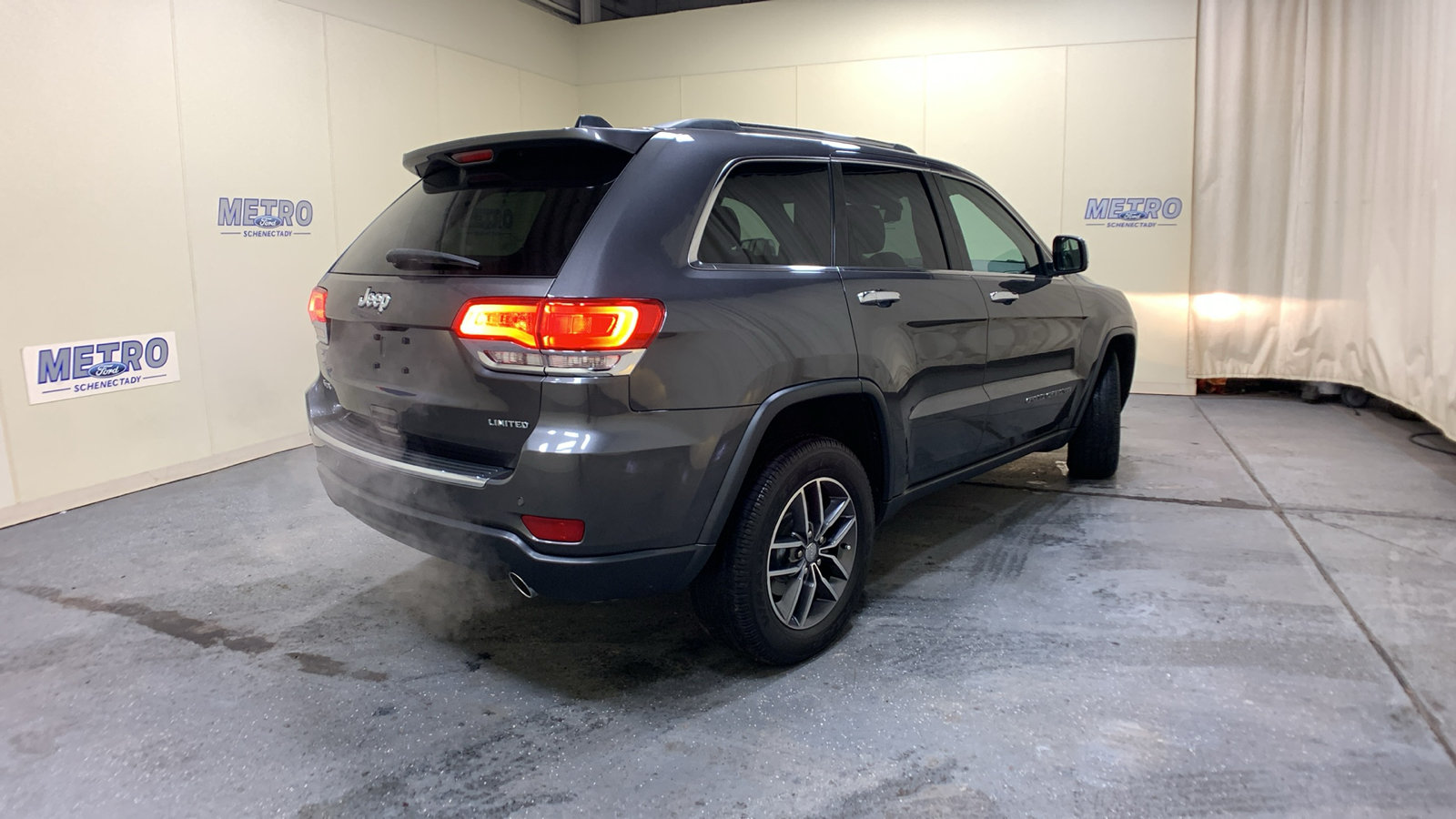 2018 Jeep Grand Cherokee Limited 3