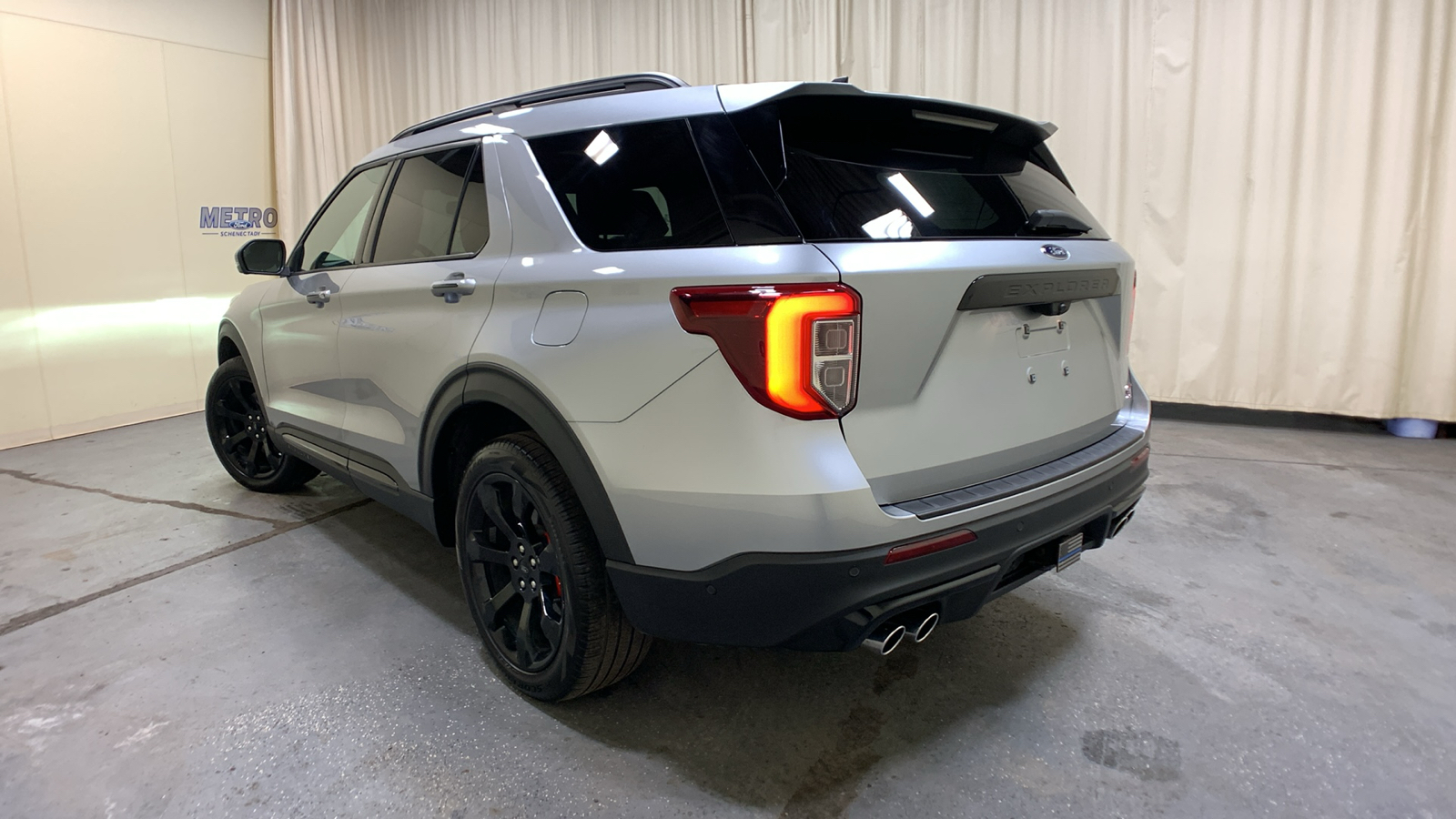 2022 Ford Explorer ST 5