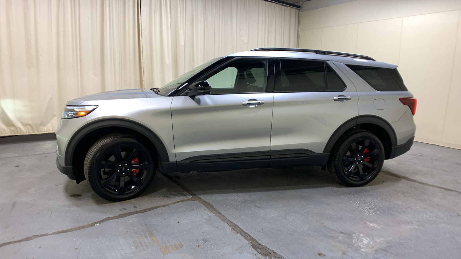 2022 Ford Explorer ST 6