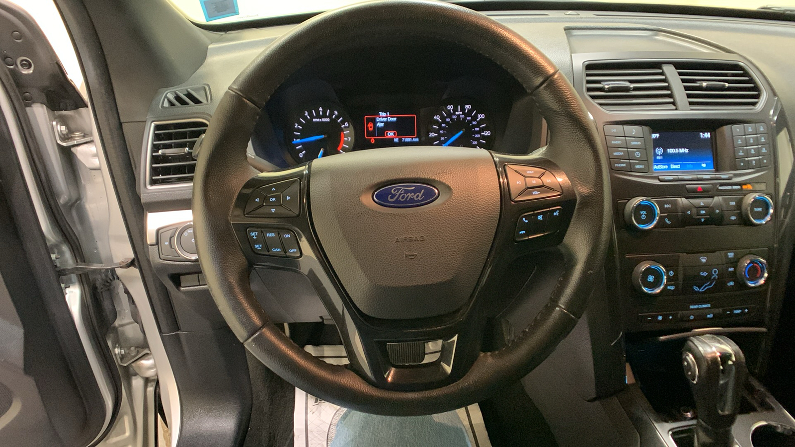 2018 Ford Explorer XLT 33