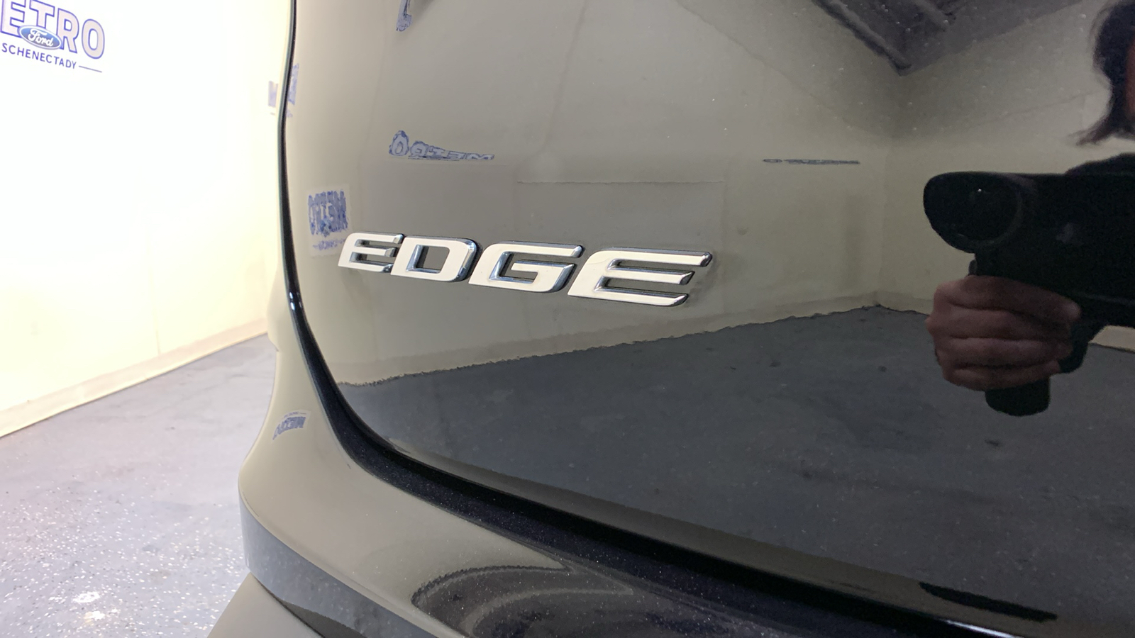 2020 Ford Edge Titanium 18