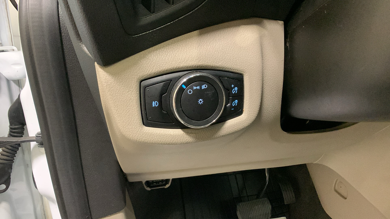 2016 Ford Transit Connect XLT 28