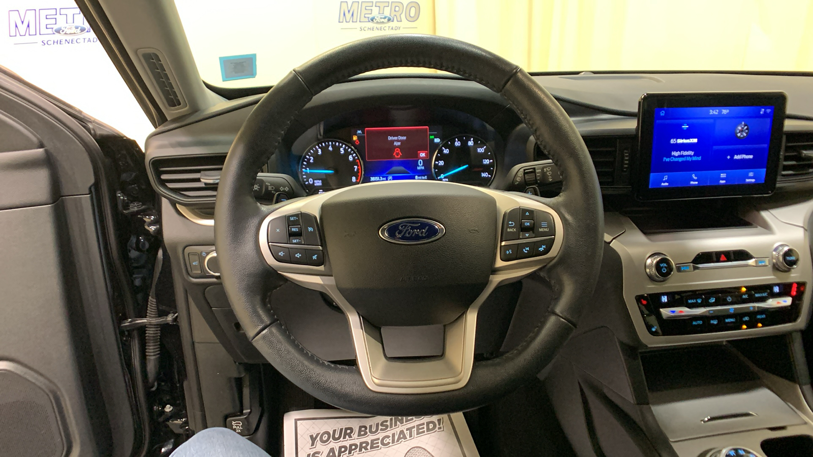 2020 Ford Explorer XLT 35