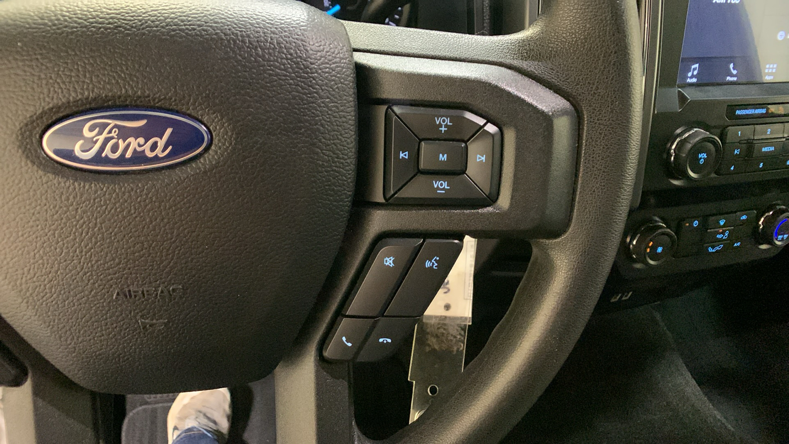 2019 Ford F-150 XLT 28