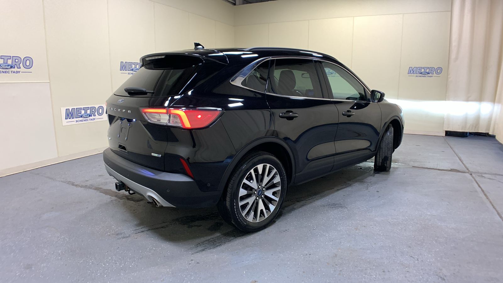 2020 Ford Escape Titanium 3