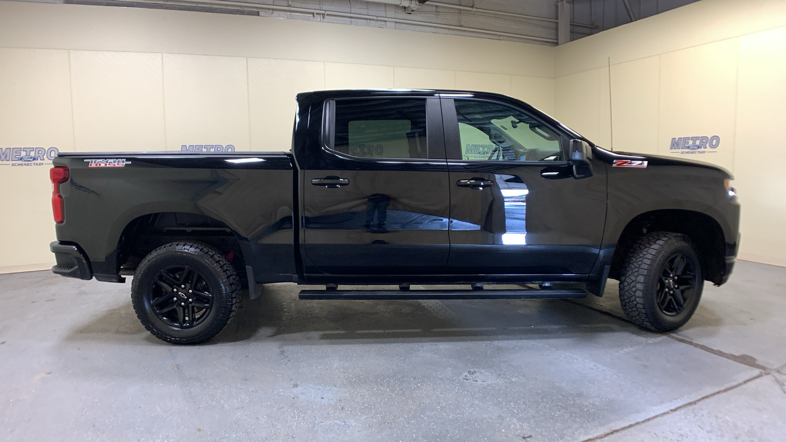 2021 Chevrolet Silverado 1500 LT Trail Boss 2