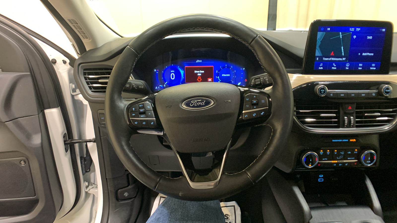 2022 Ford Escape Titanium 33