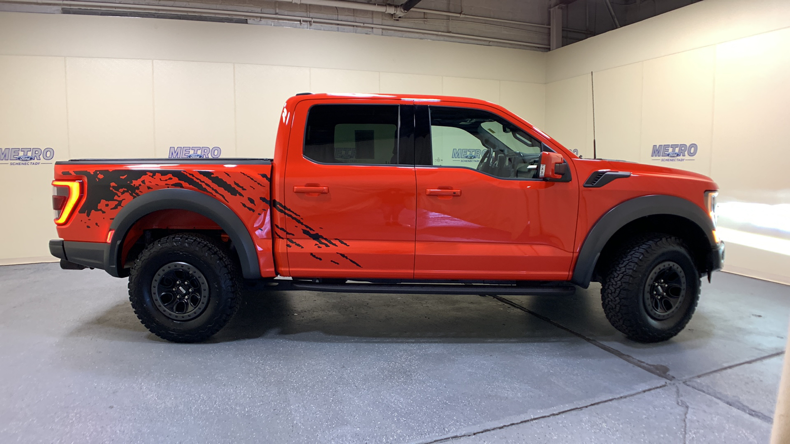 2023 Ford F-150 Raptor 2