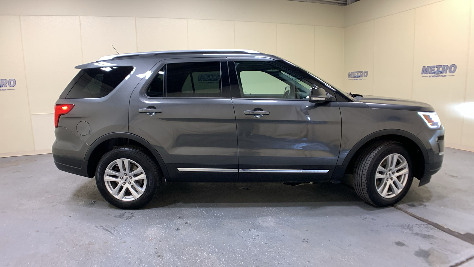 2018 Ford Explorer XLT 2