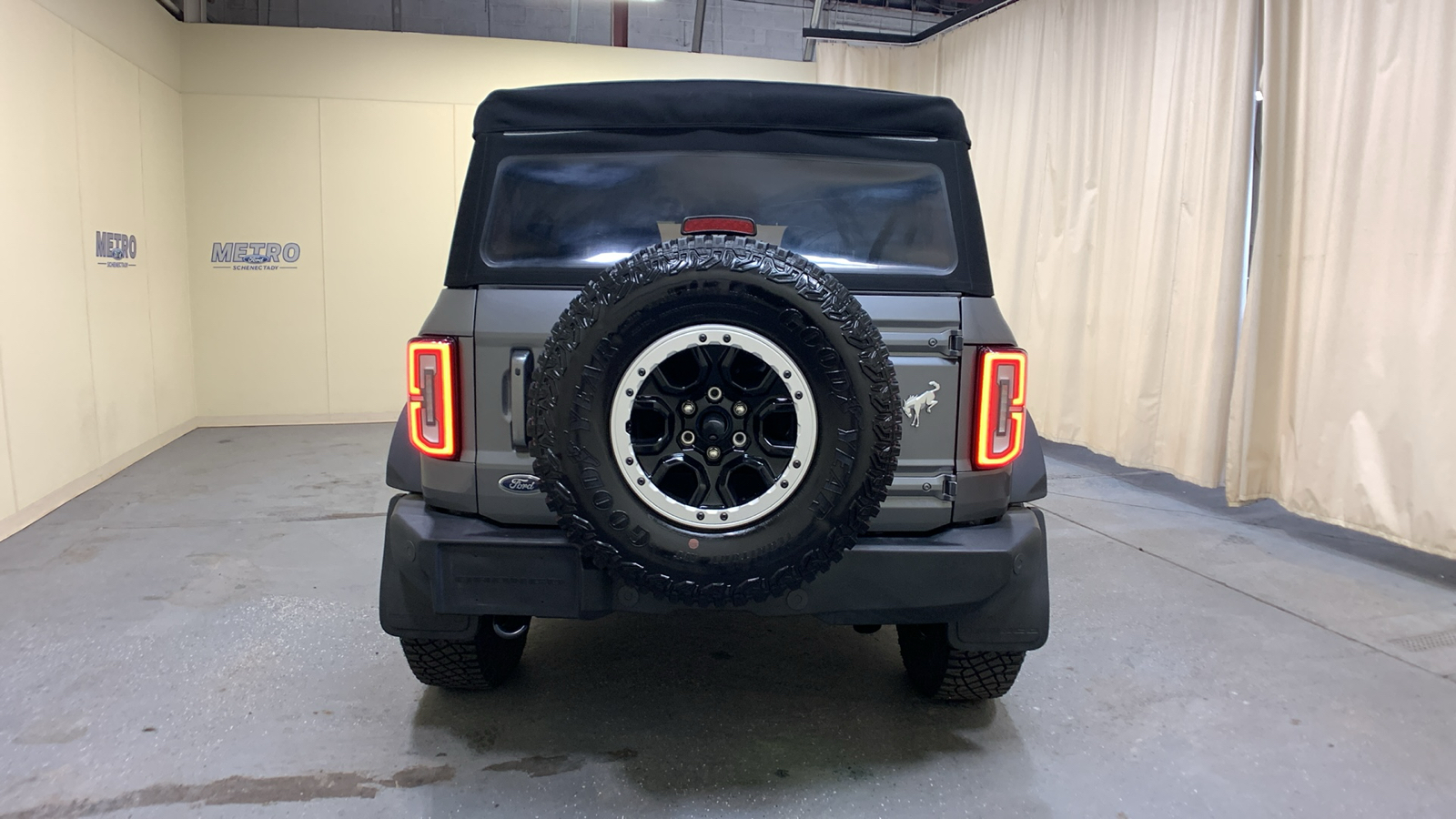 2021 Ford Bronco Outer Banks 4