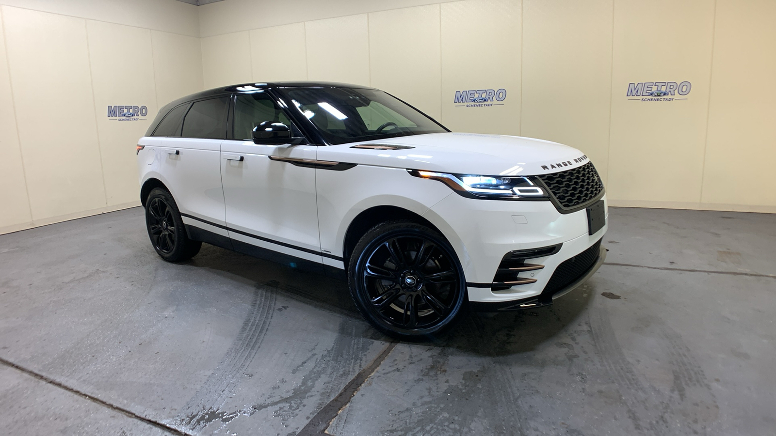 2020 Land Rover Range Rover Velar P250 R-Dynamic S 1