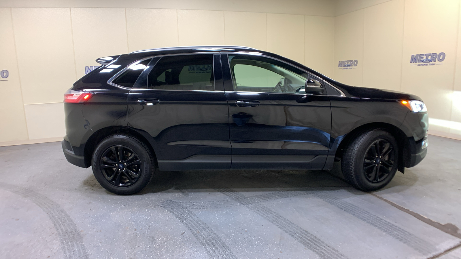 2020 Ford Edge SEL 2