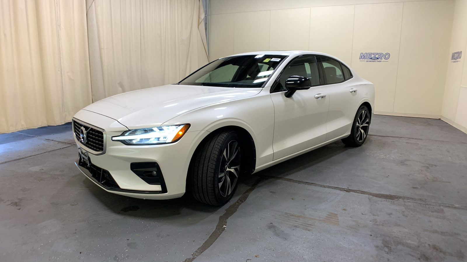 2019 Volvo S60 T6 R-Design 50