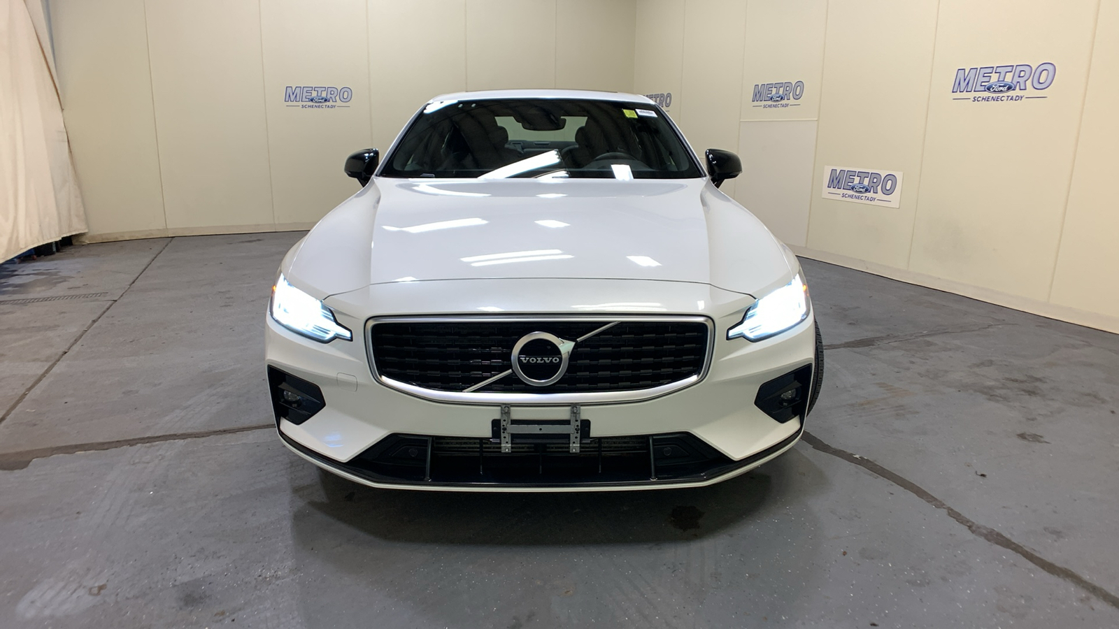 2019 Volvo S60 T6 R-Design 51