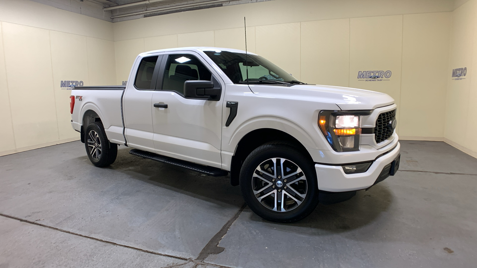 2023 Ford F-150 XL 1