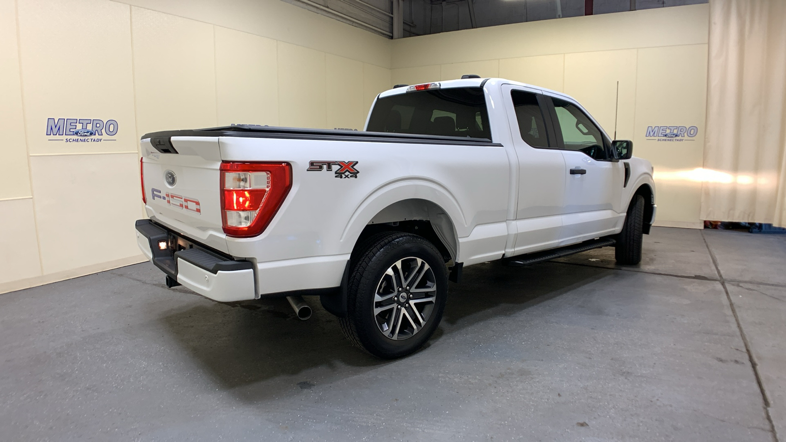 2023 Ford F-150 XL 3