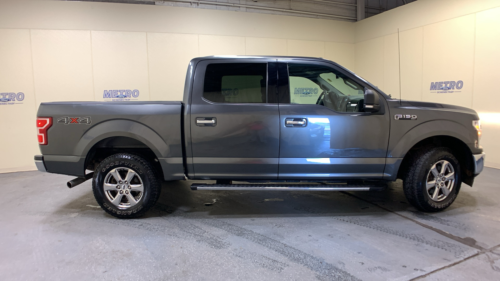 2018 Ford F-150 XLT 2