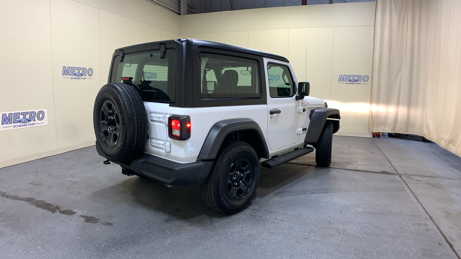 2023 Jeep Wrangler Sport 3