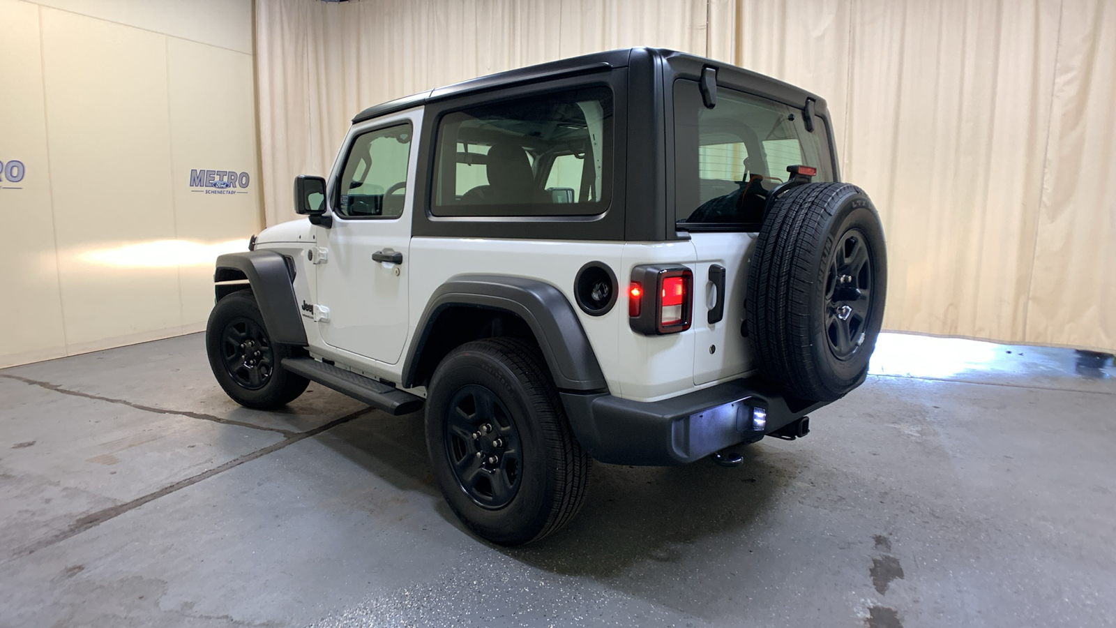 2023 Jeep Wrangler Sport 5