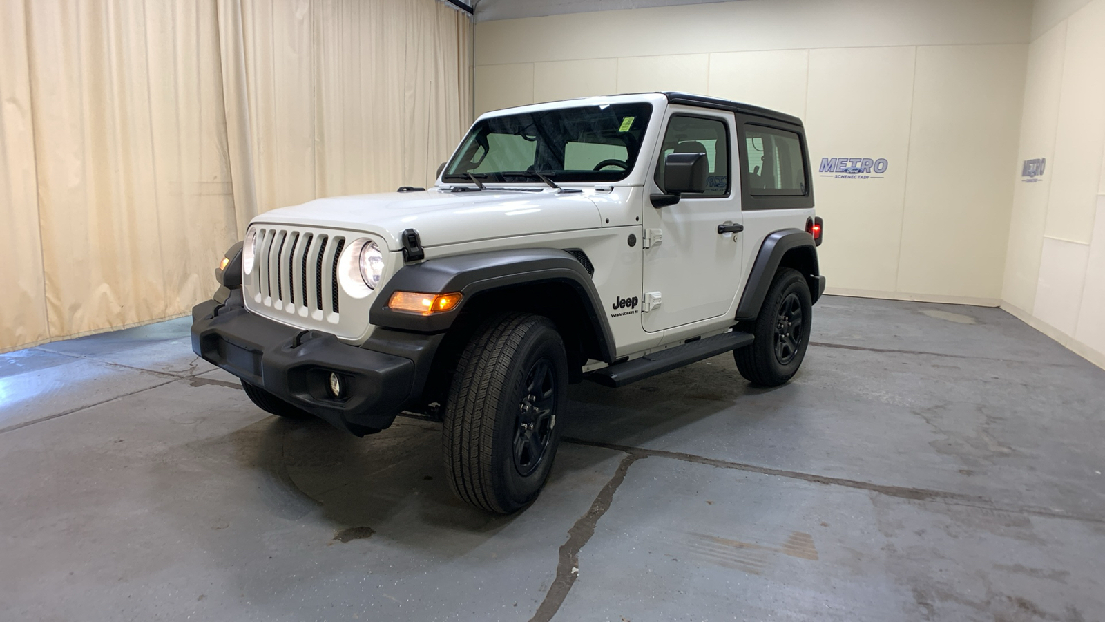 2023 Jeep Wrangler Sport 34