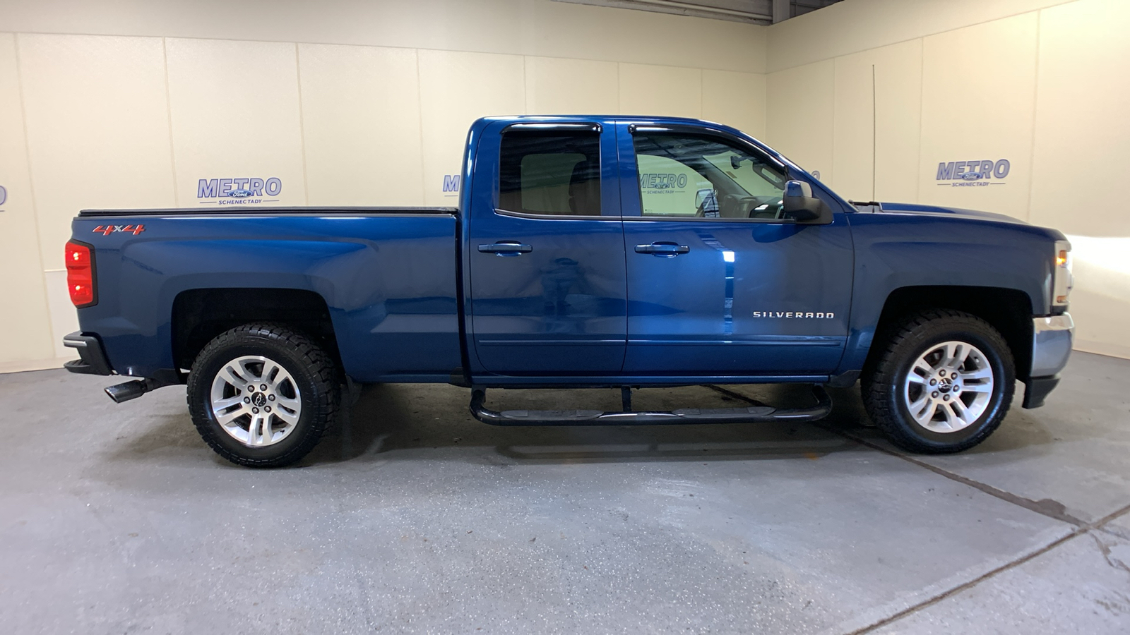 2018 Chevrolet Silverado 1500 LT 2