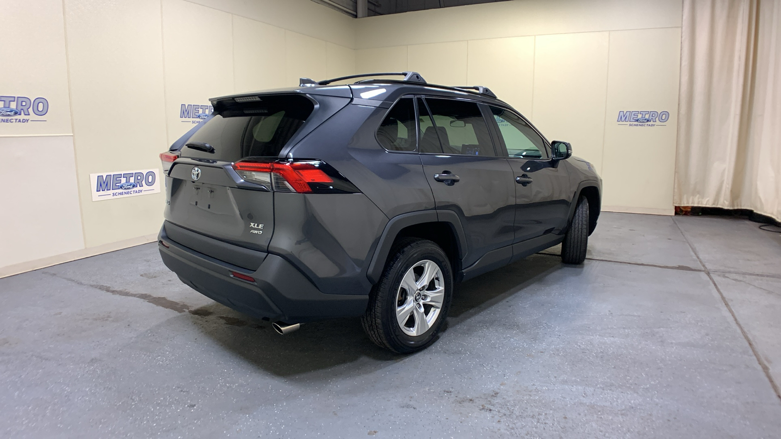 2020 Toyota RAV4 XLE 3