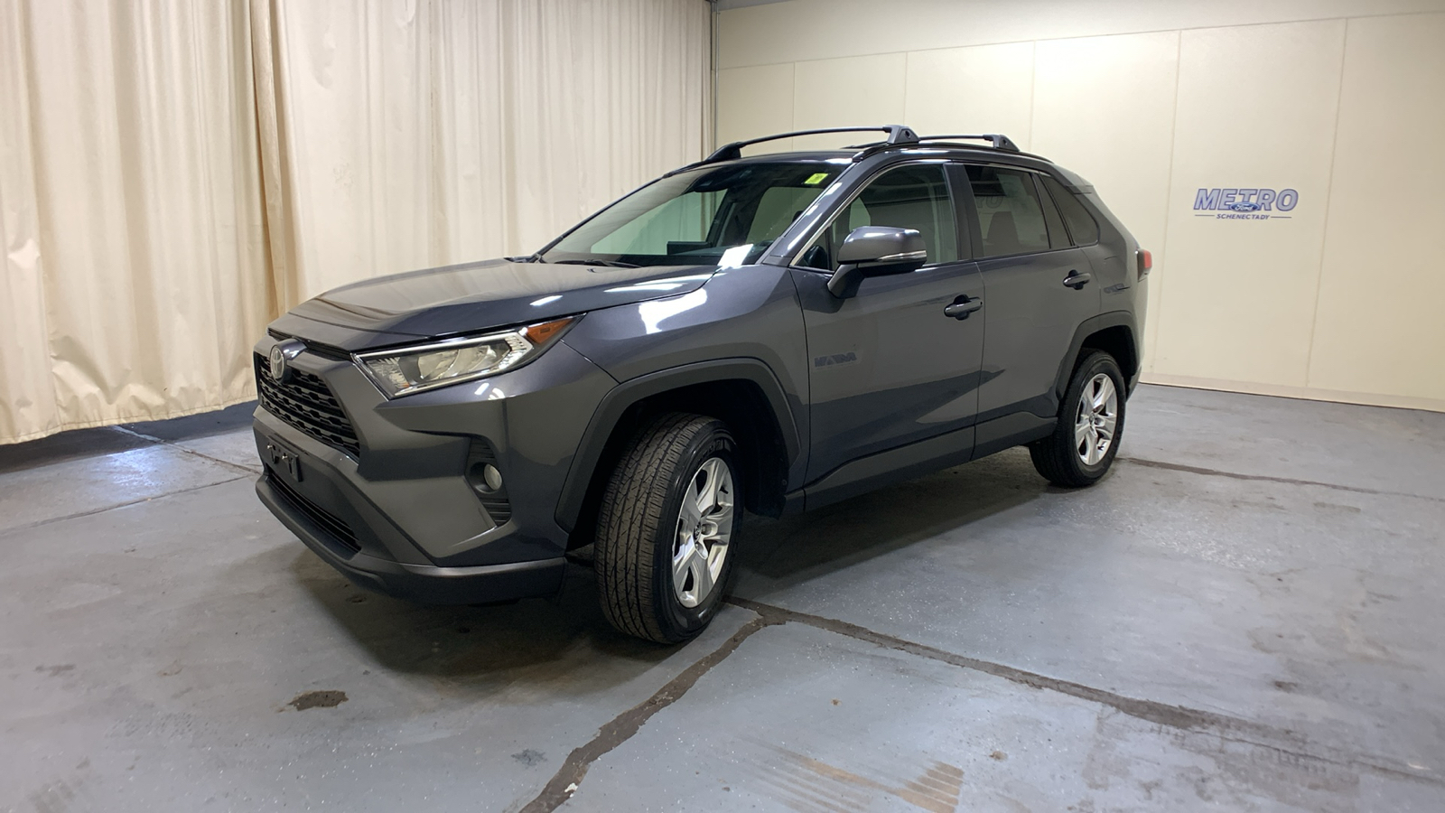 2020 Toyota RAV4 XLE 42