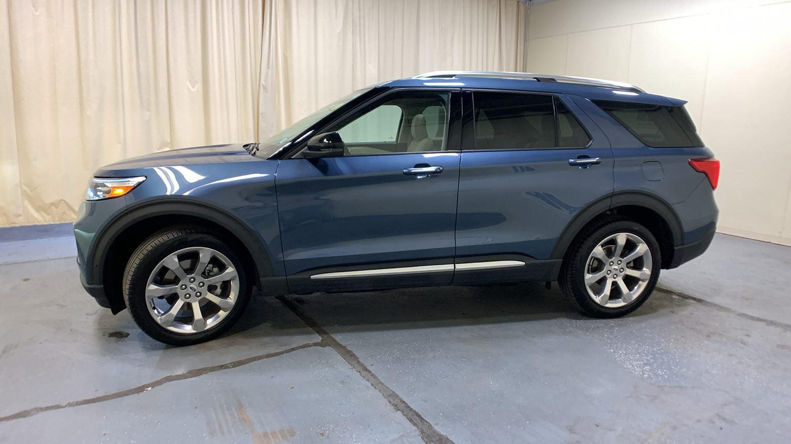 2020 Ford Explorer Platinum 6