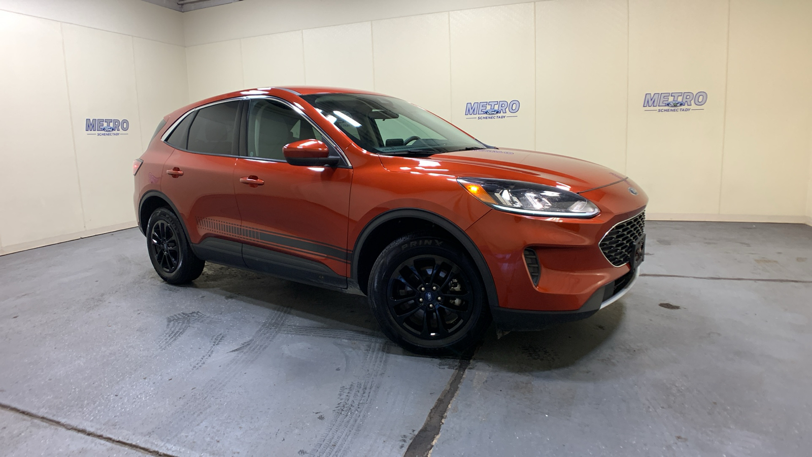 2020 Ford Escape SE 1