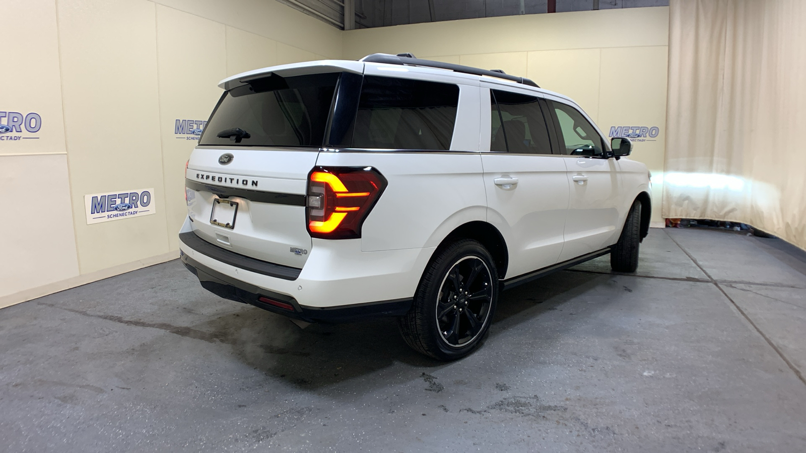 2023 Ford Expedition Limited 3