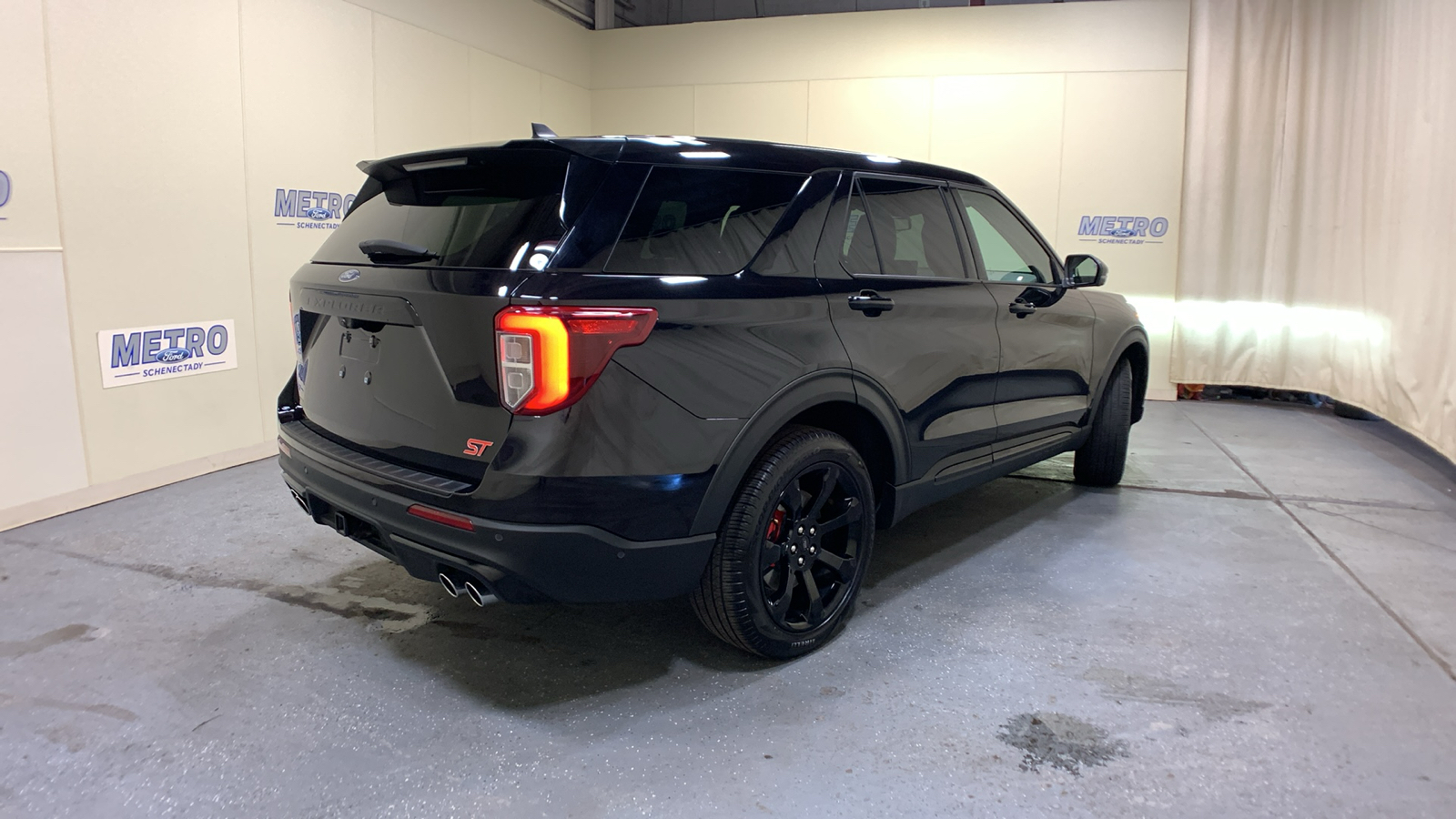 2021 Ford Explorer ST 3