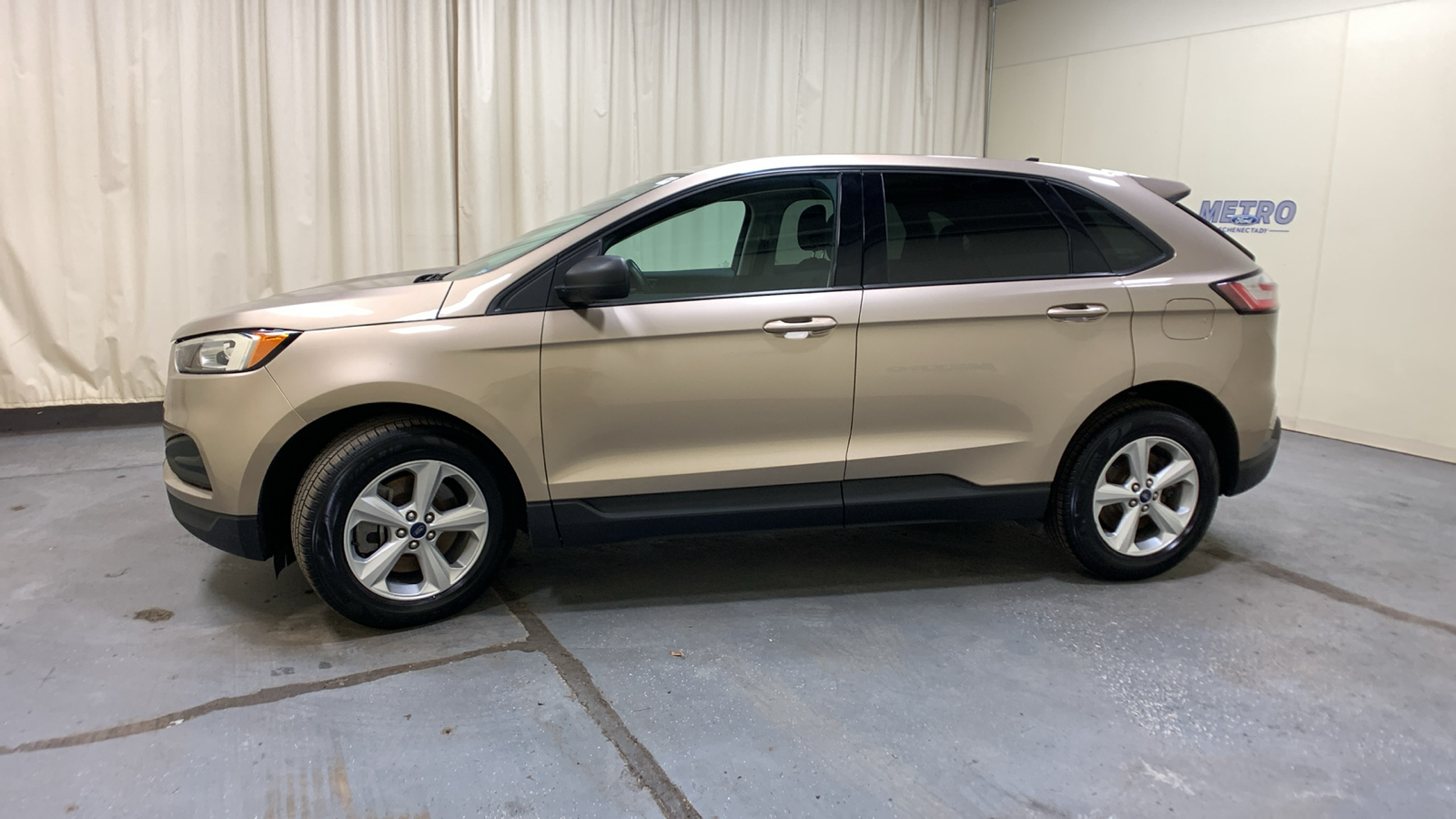 2021 Ford Edge SE 6