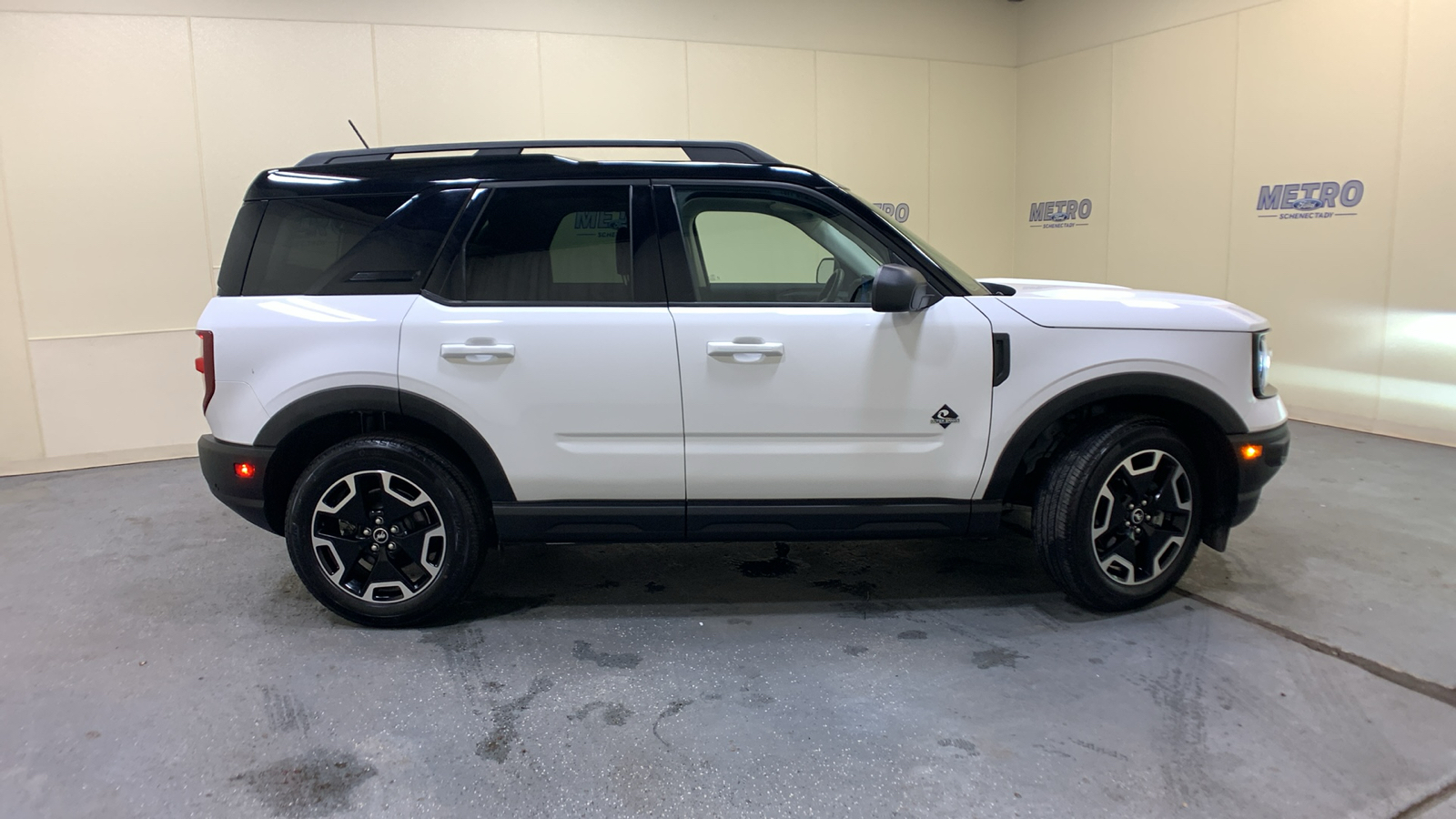 2021 Ford Bronco Sport Outer Banks 2