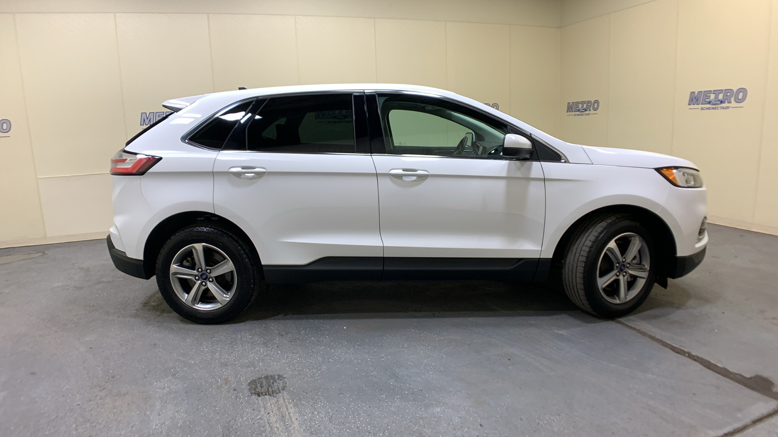 2021 Ford Edge SEL 2